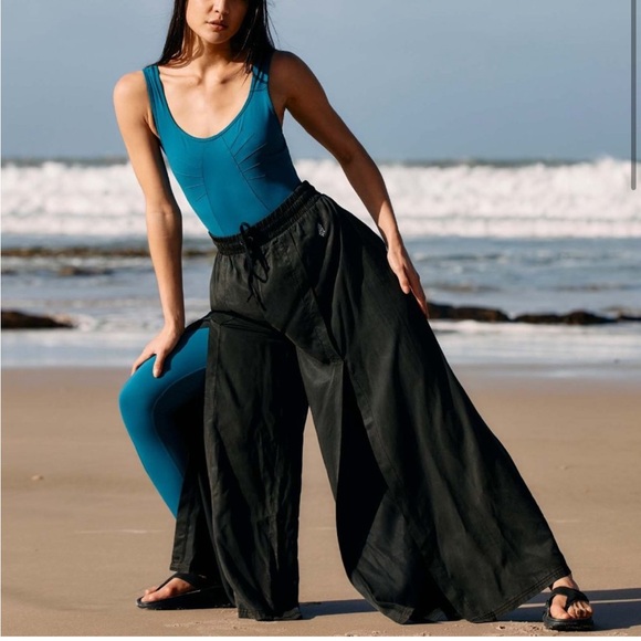 FP Movement Abs Tracker Pants - Picture 9 of 9